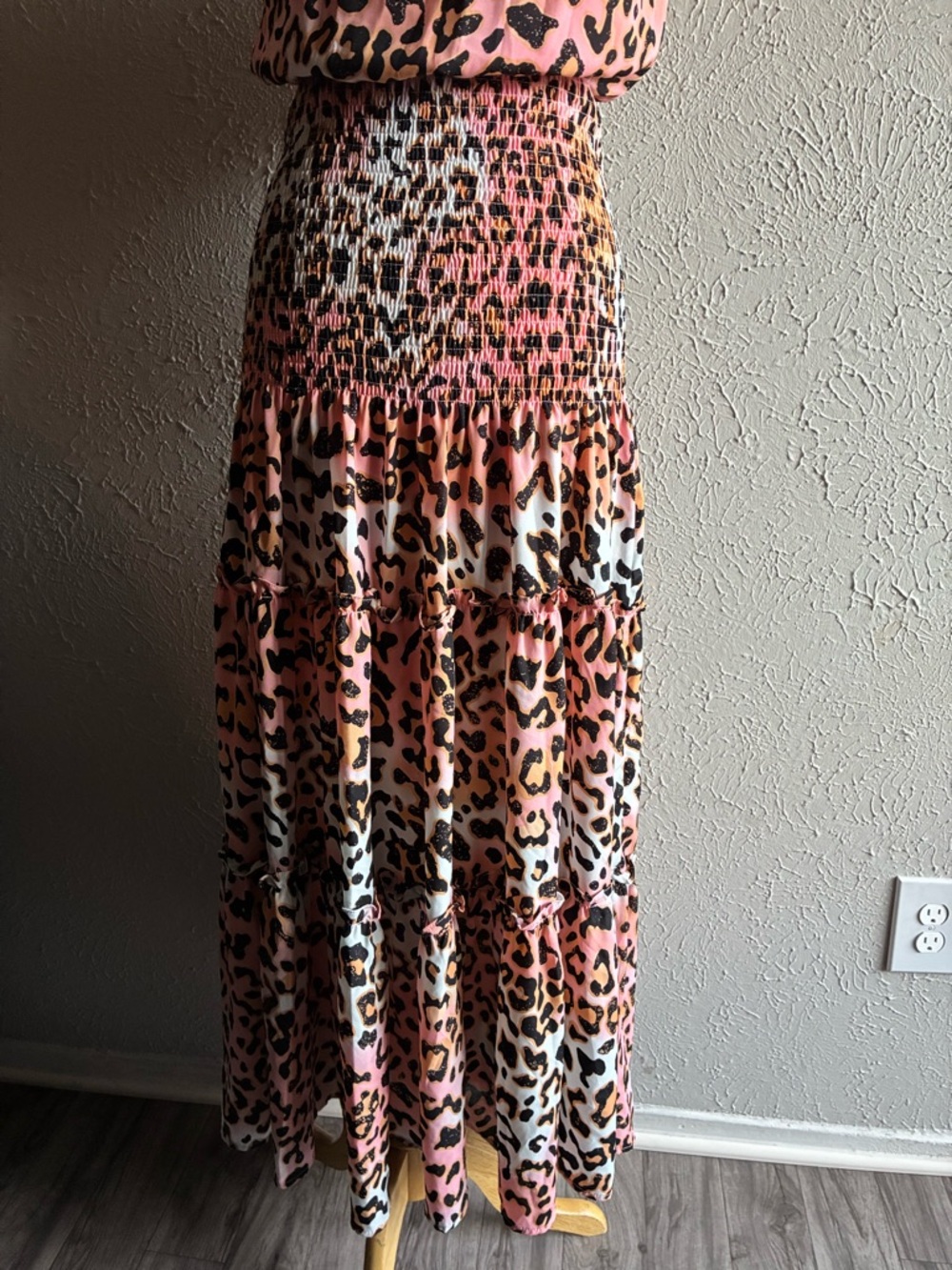 BuddyLove Izzy DREAMSICLE .Leopard Print Maxi Dress Pink Smocked Boho Size M. - Picture 14 of 16